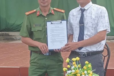 🔊🔊🔊Sáng 15/9/2025  công an xã Đăk Song, tỉnh Lâm Đồng về trường TH Lương Thế Vinh Tuyên truyền kỹ năng tham gia giao thông qua tuyên truyền học sinh hiểu biết được một số quy định về an toàn giao thông để an toàn cho bản thân mình và mọi người xung quanh. Học sinh rất hợp tác, phấn khởi trả lời các câu hỏi của các chú👍👍👍👍👍👍👍👍👍👍👍👍👍👍👍 🔊🔊🔊Sáng 15/9/2025  công an xã Đăk Song, tỉnh Lâm Đồng về trường TH Lương Thế Vinh Tuyên truyền kỹ năng tham gia giao thông qua tuyên truyền học sinh hiểu biết được một số quy định về an toàn giao thông để an toàn cho bản thân mình và mọi người xung quanh. Học sinh rất hợp tác, phấn khởi trả lời các câu hỏi của các chú👍👍👍👍👍👍👍👍👍👍👍👍👍👍👍