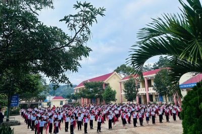 Đồng diễn  múa hát sân trường TH Lương Thế Vinh