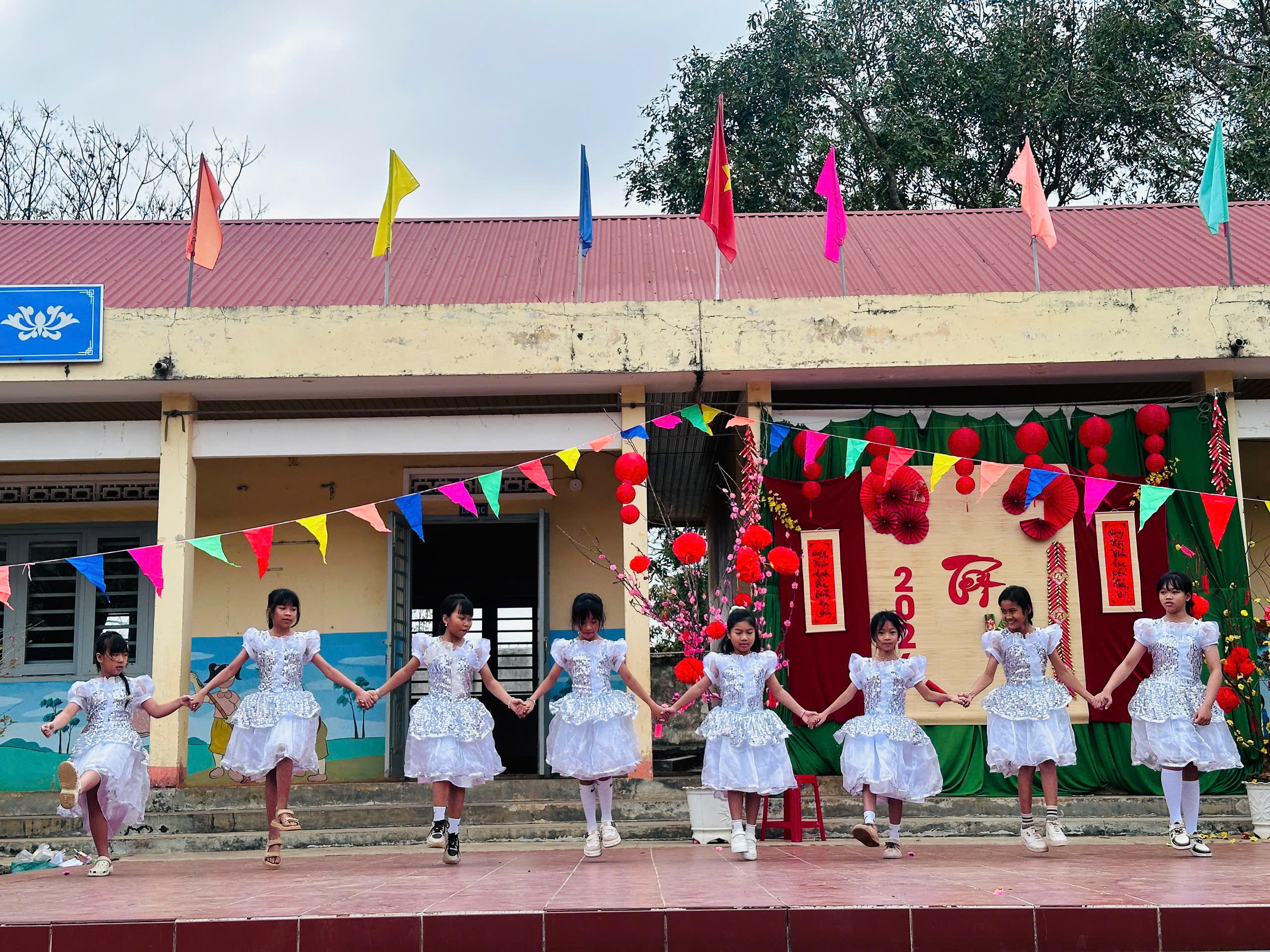 🔊TIN LIÊN ĐỘi 🌺 Sáng thứ 2 ngày 02/2/2026 trường TH Lương Thế Vinh tổ chức tiết chào cờ thân thiện cho học sinh về chủ đề mừng đảng mừng xuân bính ngọ năm 2026. Qua hoạt động này giúp các em hiểu biết thêm về ngày tết quê em nhằm tôn vinh giá trị truyền thống của dân tộc Việt Nam đó là ngày tết là dịp con cháu ở xa về thăm ông bà cha mẹ là lúc gia đình sum vầy đoàn viên❤️❤️❤️❤️❤️❤️❤️❤️❤️❤️❤️❤️❤️❤️❤️❤️❤️❤️❤️❤️ 🔊TIN LIÊN ĐỘi 🌺 Sáng thứ 2 ngày 02/2/2026 trường TH Lương Thế Vinh tổ chức tiết chào cờ thân thiện cho học sinh về chủ đề mừng đảng mừng xuân bính ngọ năm 2026. Qua hoạt động này giúp các em hiểu biết thêm về ngày tết quê em nhằm tôn vinh giá trị truyền thống của dân tộc Việt Nam đó là ngày tết là dịp con cháu ở xa về thăm ông bà cha mẹ là lúc gia đình sum vầy đoàn viên❤️❤️❤️❤️❤️❤️❤️❤️❤️❤️❤️❤️❤️❤️❤️❤️❤️❤️❤️❤️